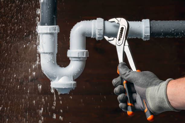 Professional Gas Line Repair technician working in Milton, IN